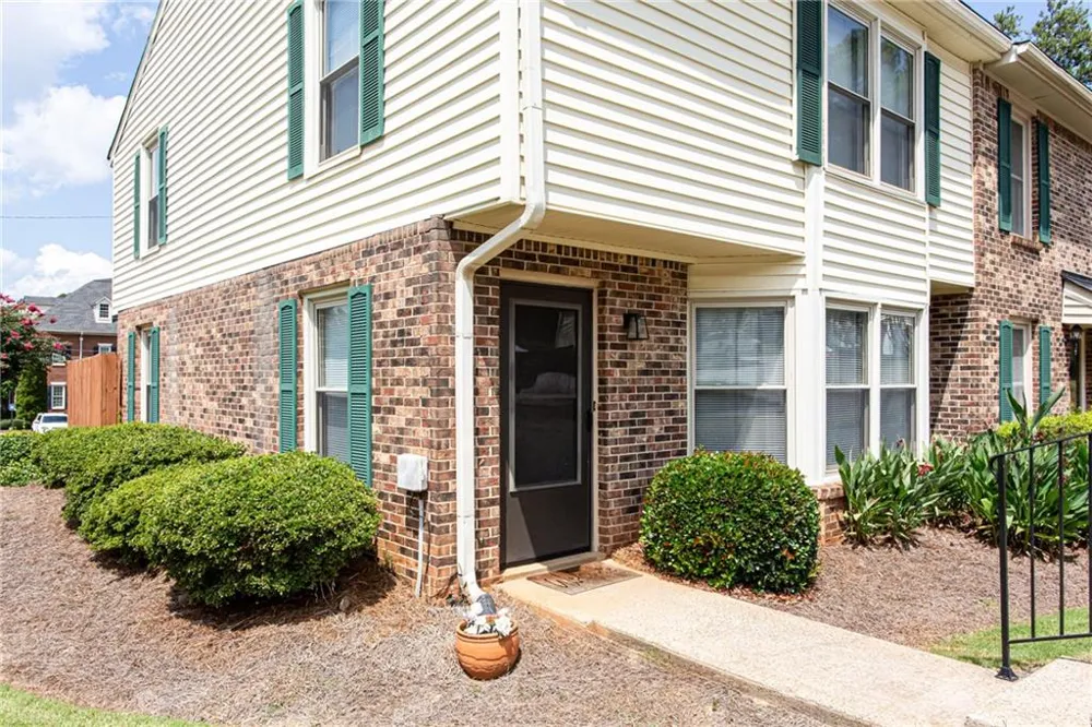 768 Longleaf Drive Lawrenceville, GA 30046