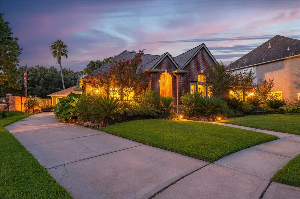 2025 Sandy Coast Circle League City, TX 77573