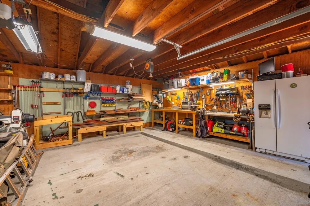 2025 Sandy Coast Circle League City, TX 77573