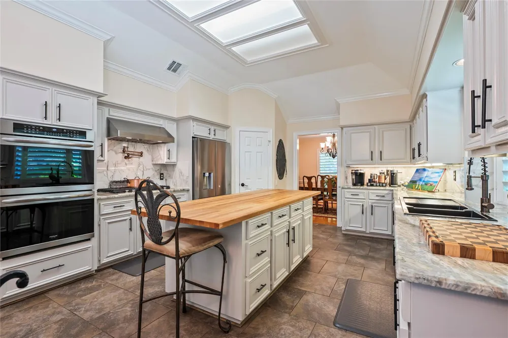 2025 Sandy Coast Circle League City, TX 77573