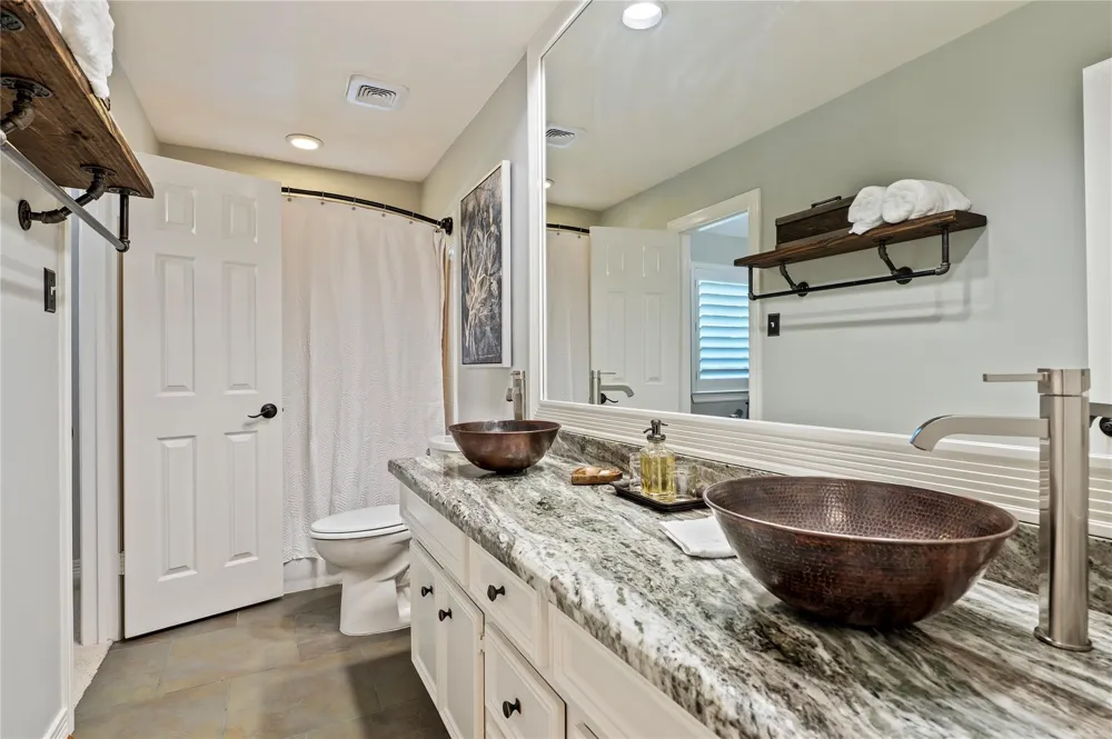 2025 Sandy Coast Circle League City, TX 77573