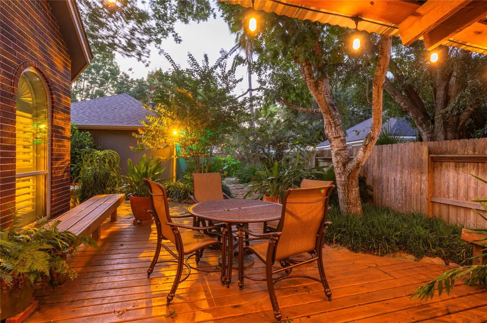 2025 Sandy Coast Circle League City, TX 77573