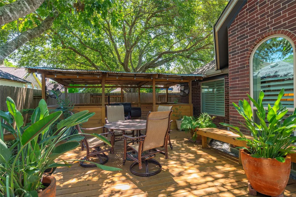 2025 Sandy Coast Circle League City, TX 77573