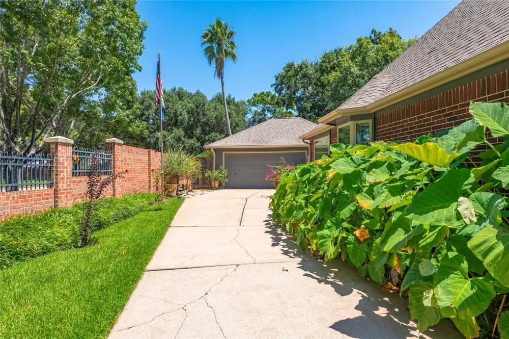 2025 Sandy Coast Circle League City, TX 77573