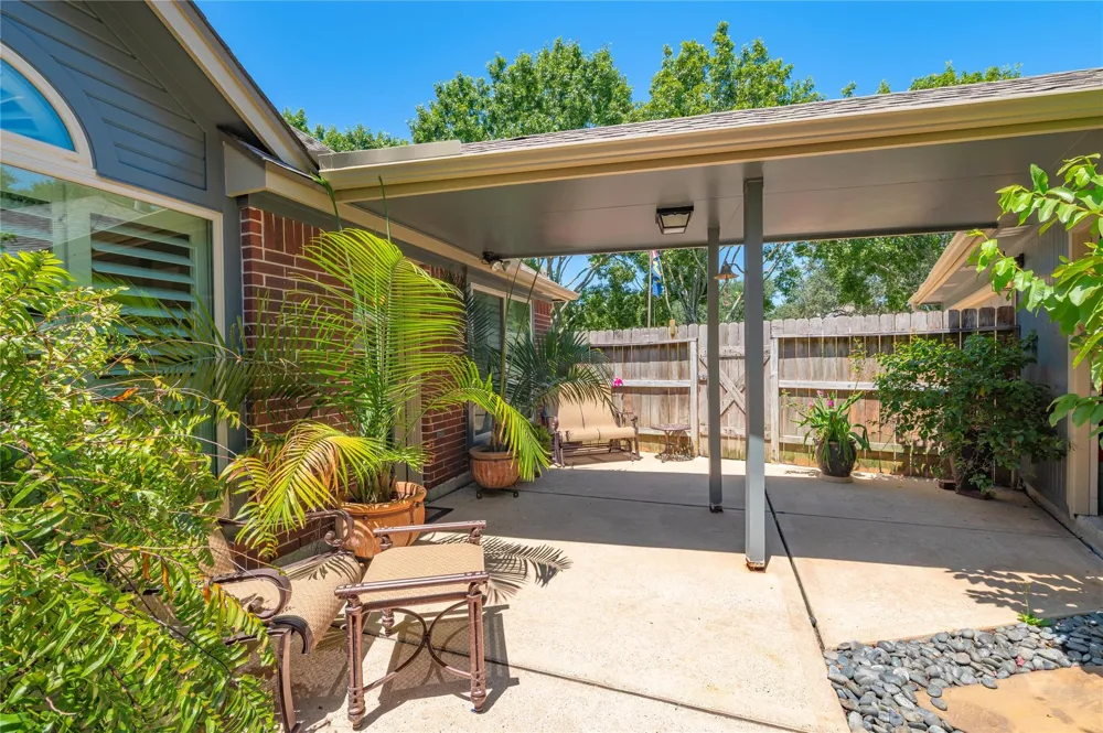 2025 Sandy Coast Circle League City, TX 77573