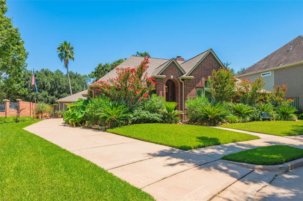 2025 Sandy Coast Circle League City, TX 77573