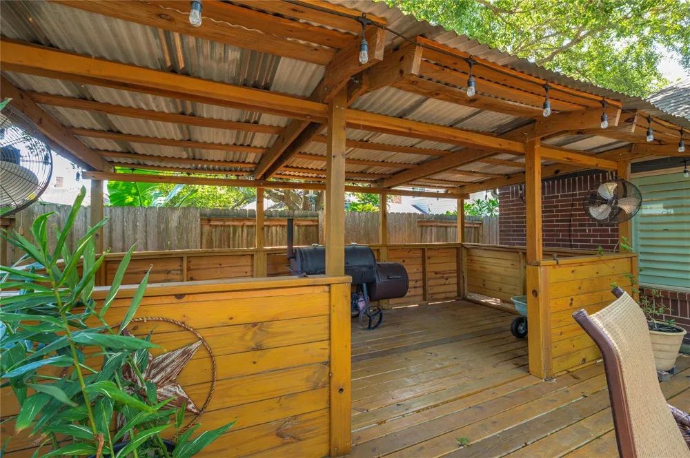 2025 Sandy Coast Circle League City, TX 77573