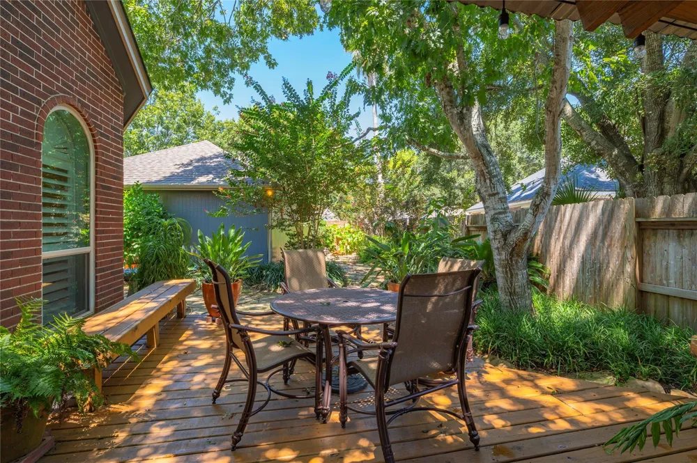 2025 Sandy Coast Circle League City, TX 77573