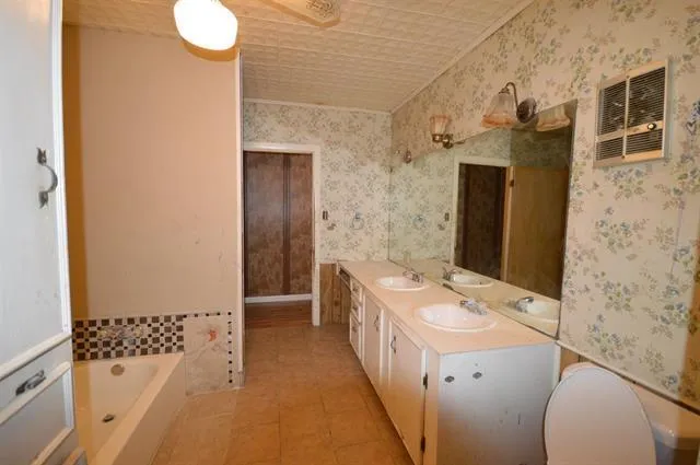 4015 Lakeshore Drive Port Arthur, TX 77642