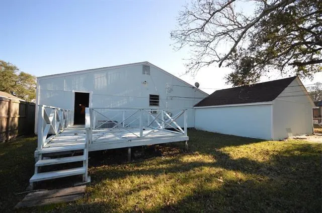 4015 Lakeshore Drive Port Arthur, TX 77642