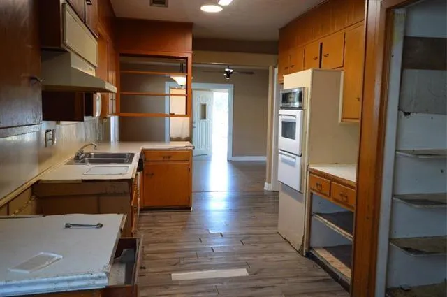 4015 Lakeshore Drive Port Arthur, TX 77642