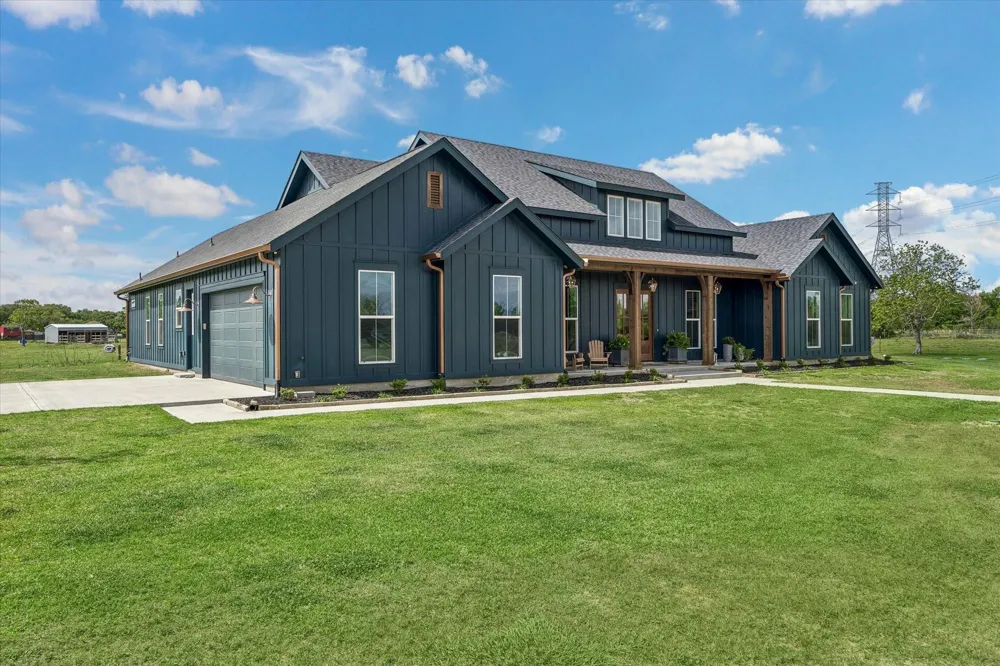 2610 County Road 163 Alvin, TX 77511