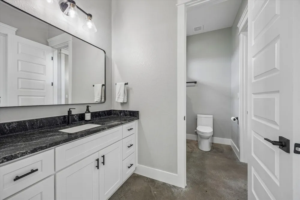 2610 County Road 163 Alvin, TX 77511