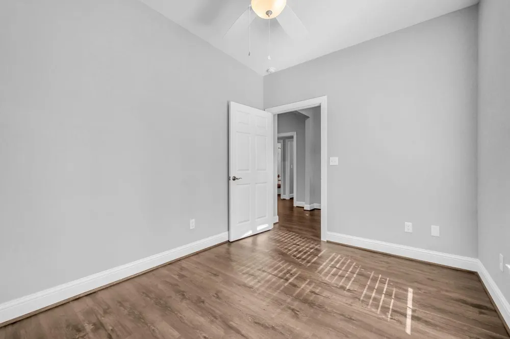 1 Hanover Lane Panorama Village, TX 77304