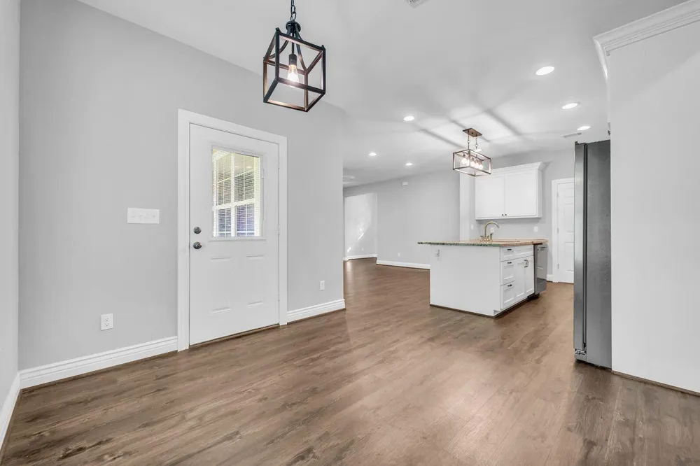 1 Hanover Lane Panorama Village, TX 77304