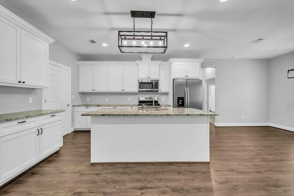 1 Hanover Lane Panorama Village, TX 77304