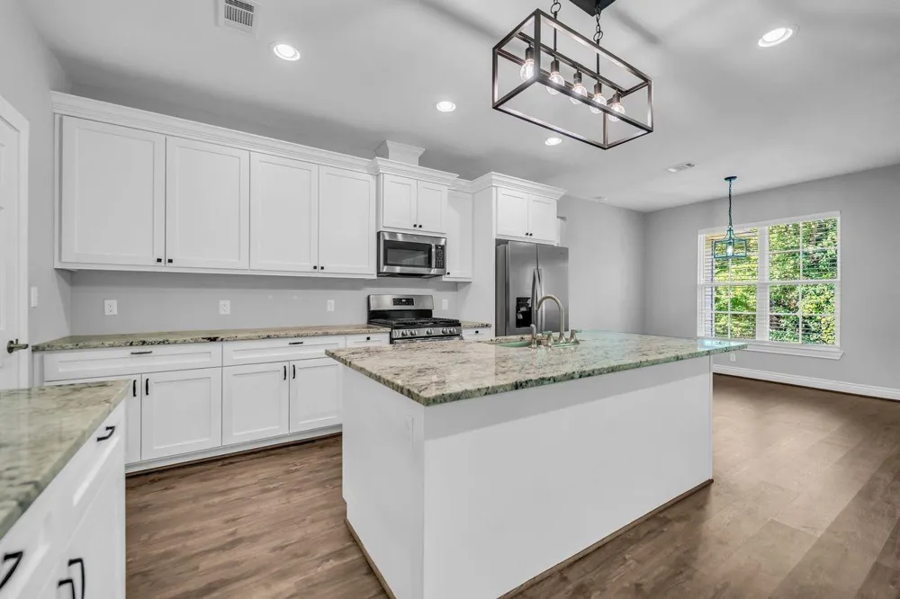 1 Hanover Lane Panorama Village, TX 77304