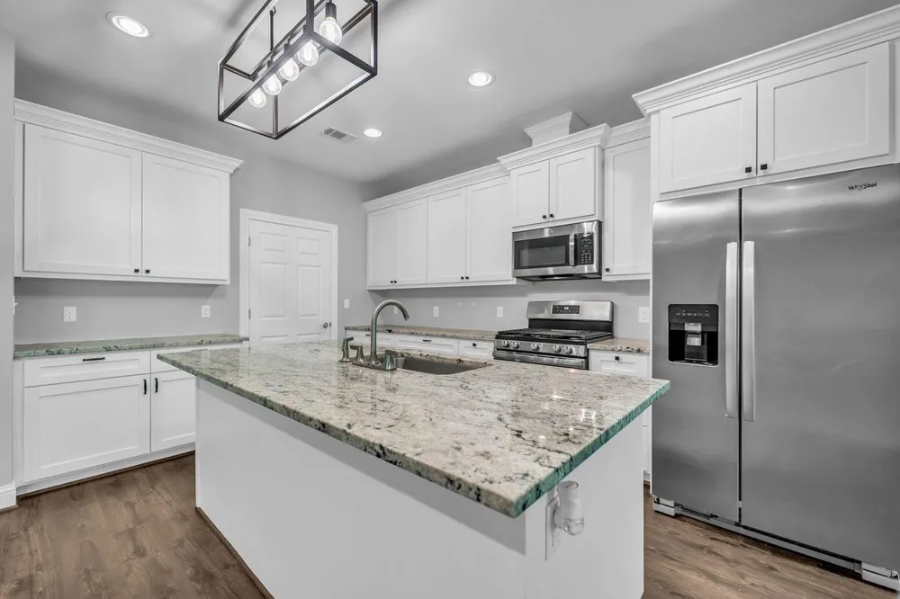 1 Hanover Lane Panorama Village, TX 77304
