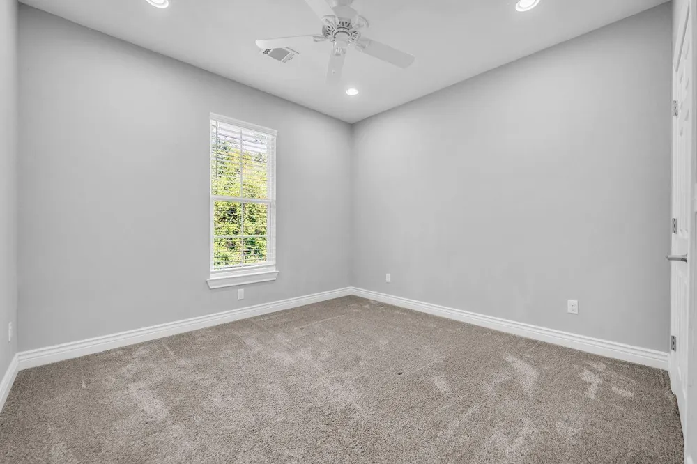 1 Hanover Lane Panorama Village, TX 77304