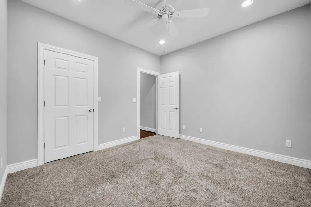 1 Hanover Lane Panorama Village, TX 77304