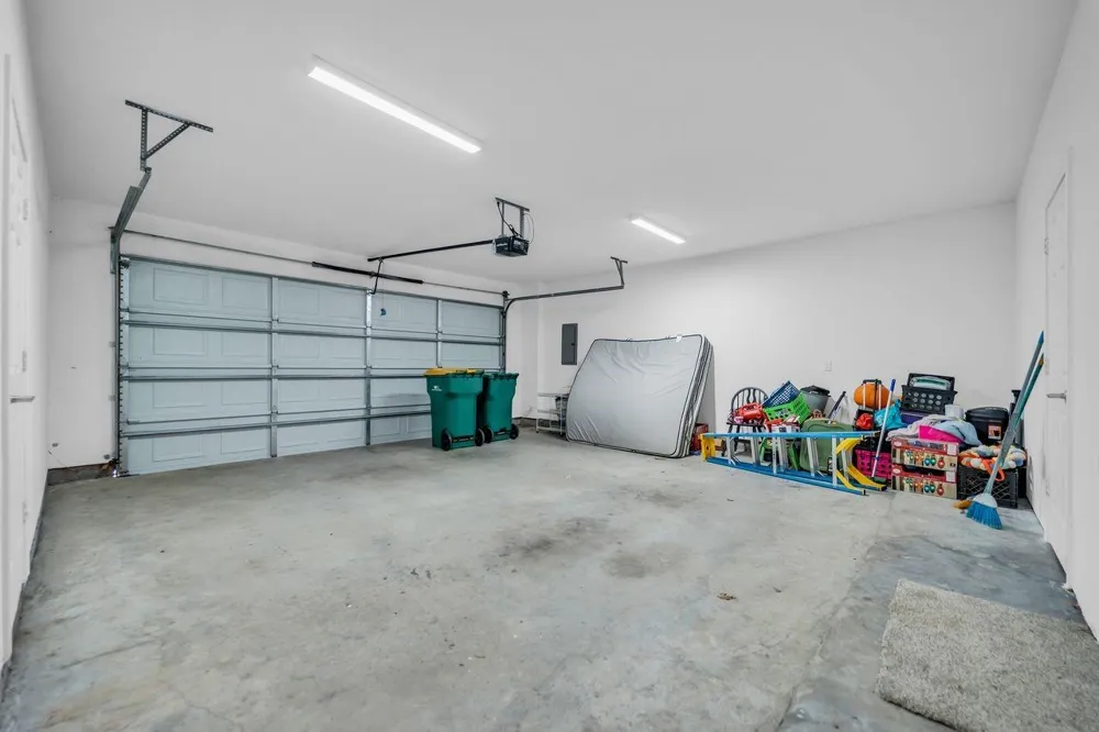 1 Hanover Lane Panorama Village, TX 77304