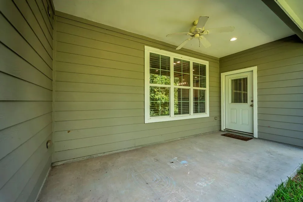 1 Hanover Lane Panorama Village, TX 77304