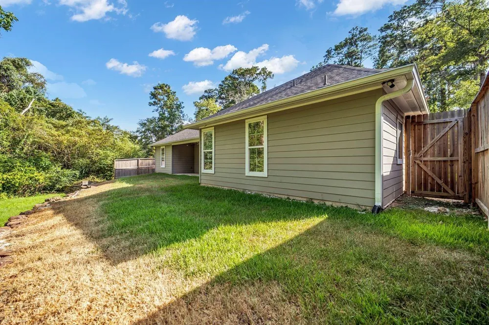 1 Hanover Lane Panorama Village, TX 77304