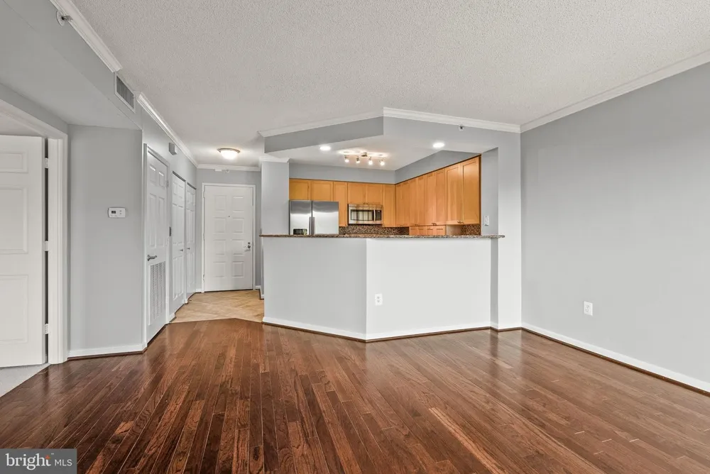 3101 HAMPTON DRIVE #606 Alexandria, VA 22302