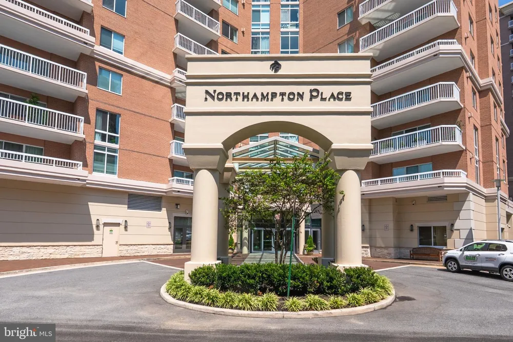 3101 HAMPTON DRIVE #606 Alexandria, VA 22302