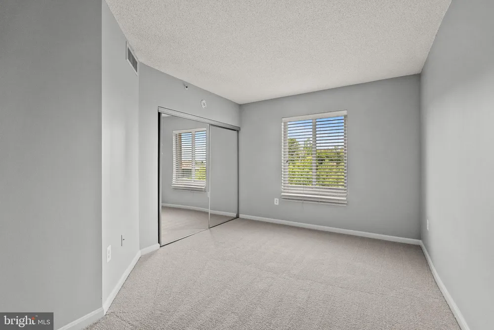 3101 HAMPTON DRIVE #606 Alexandria, VA 22302