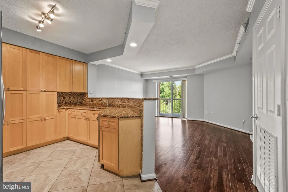 3101 HAMPTON DRIVE #606 Alexandria, VA 22302