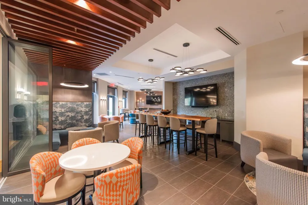 3101 HAMPTON DRIVE #606 Alexandria, VA 22302