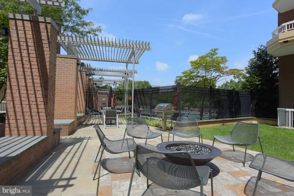 3101 HAMPTON DRIVE #606 Alexandria, VA 22302