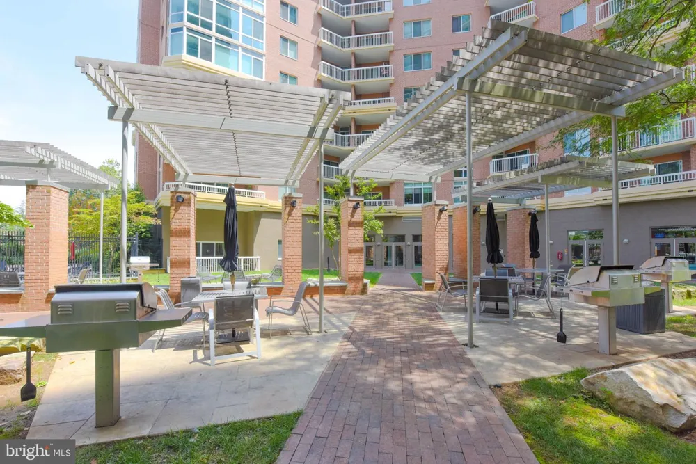 3101 HAMPTON DRIVE #606 Alexandria, VA 22302