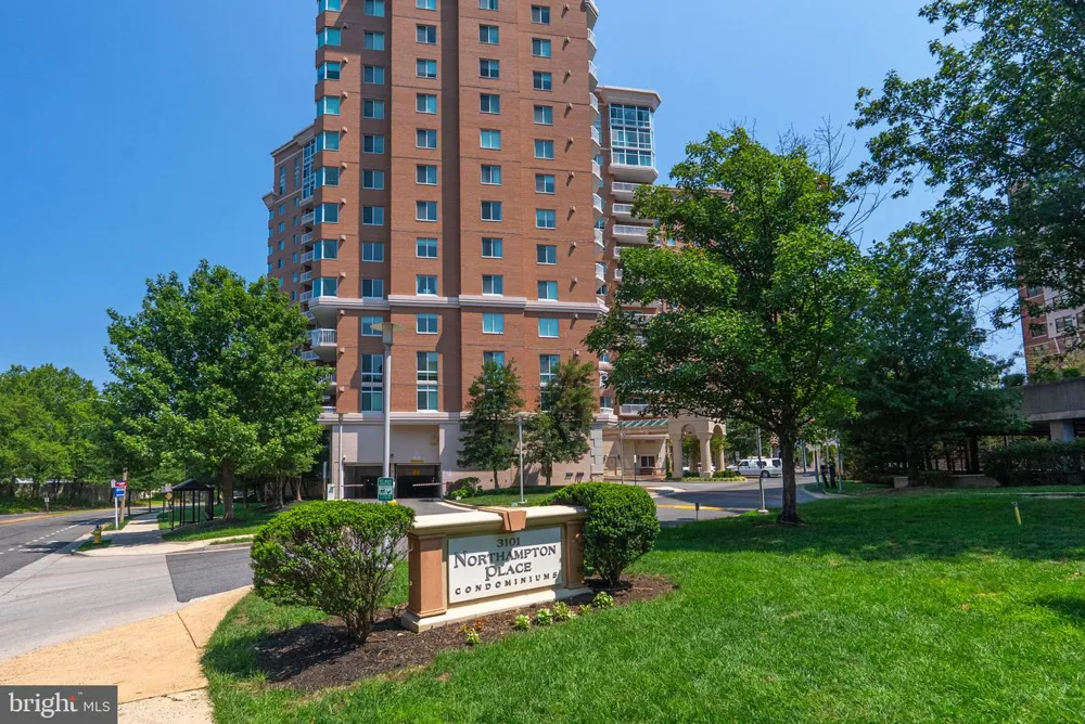3101 HAMPTON DRIVE #606 Alexandria, VA 22302