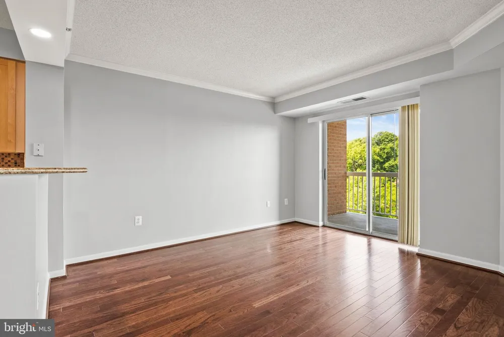 3101 HAMPTON DRIVE #606 Alexandria, VA 22302