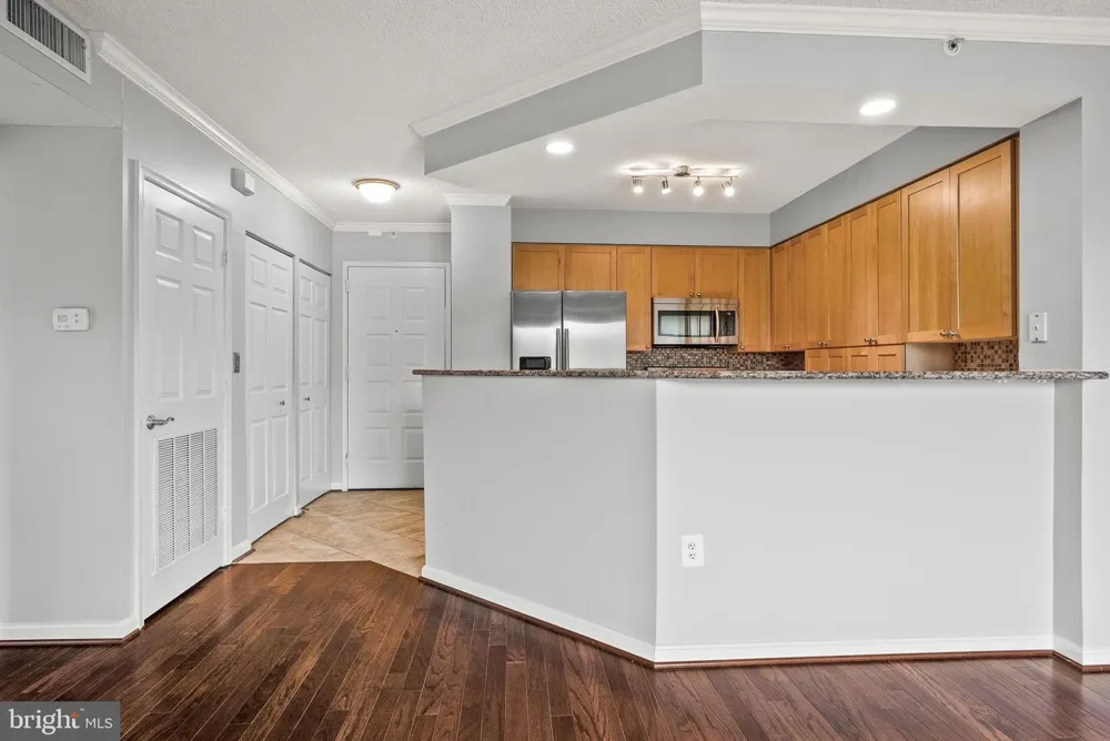 3101 HAMPTON DRIVE #606 Alexandria, VA 22302