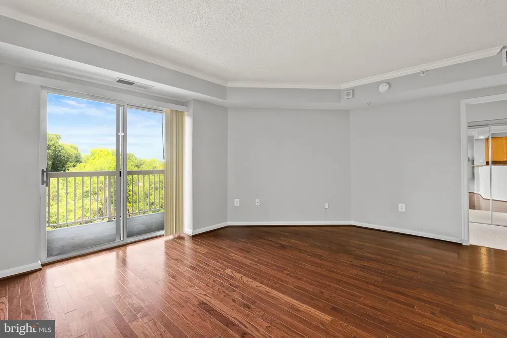3101 HAMPTON DRIVE #606 Alexandria, VA 22302