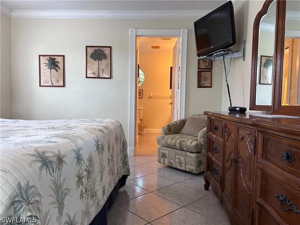 SE 4th Place Cape Coral, FL 33990