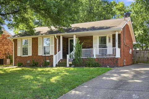 103 Glen Oak Ct W