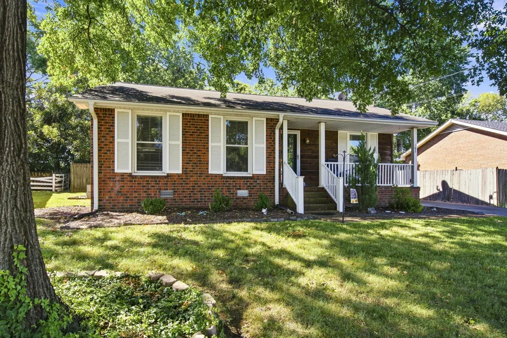 103 Glen Oak Ct W Hendersonville, TN 37075
