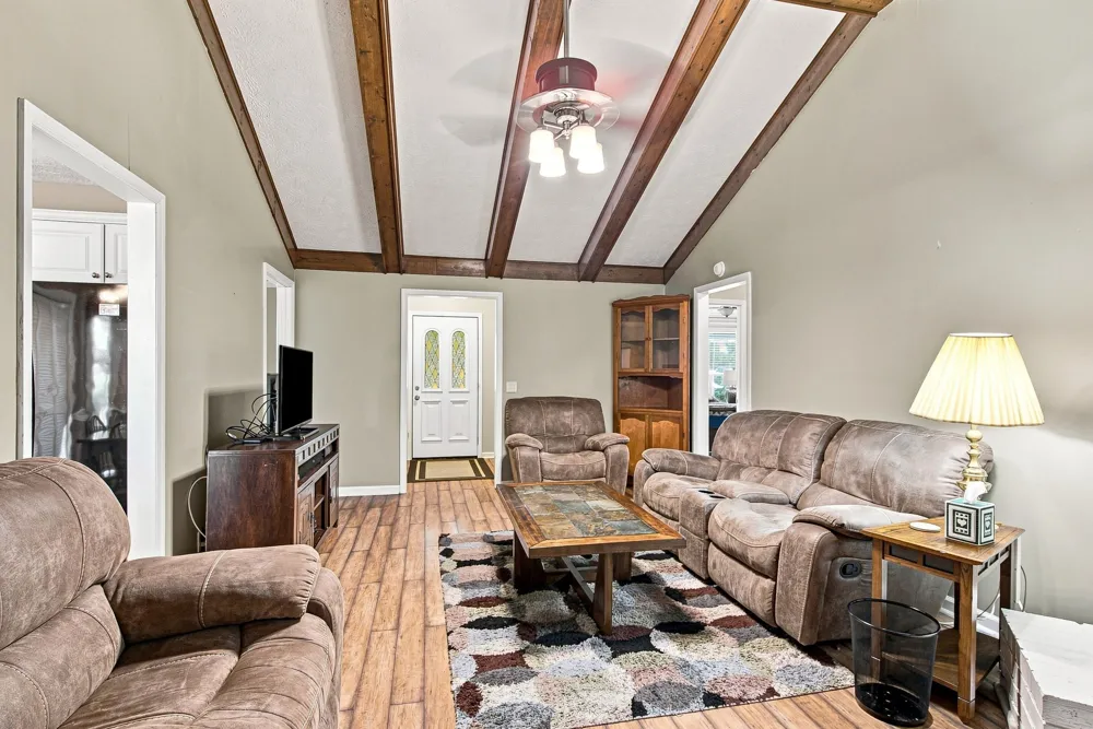 103 Glen Oak Ct W Hendersonville, TN 37075