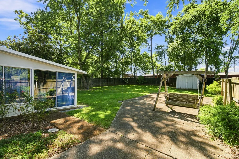 103 Glen Oak Ct W Hendersonville, TN 37075