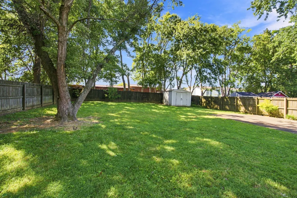 103 Glen Oak Ct W Hendersonville, TN 37075