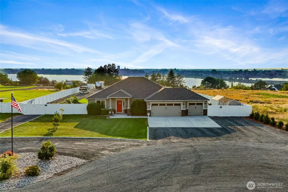 724 I.6 NE Moses Lake, WA 98837