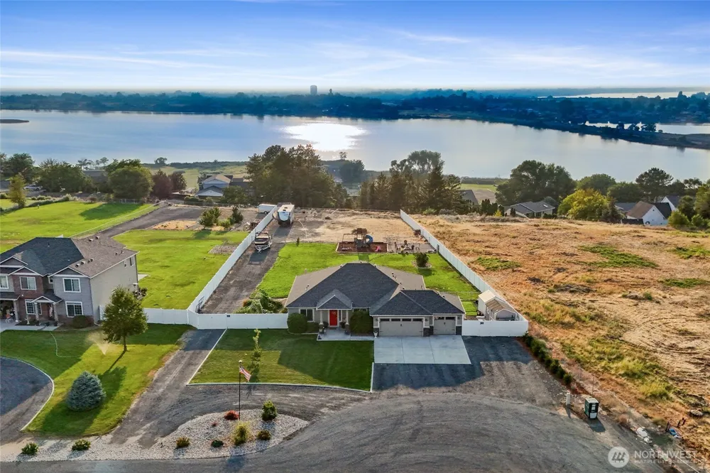 724 I.6 NE Moses Lake, WA 98837