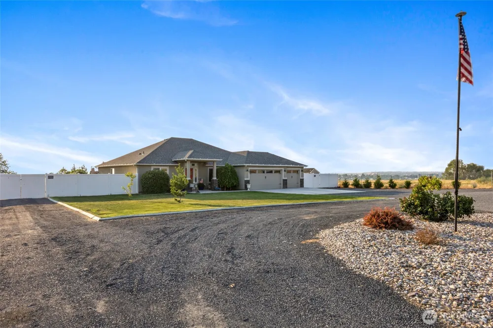 724 I.6 NE Moses Lake, WA 98837