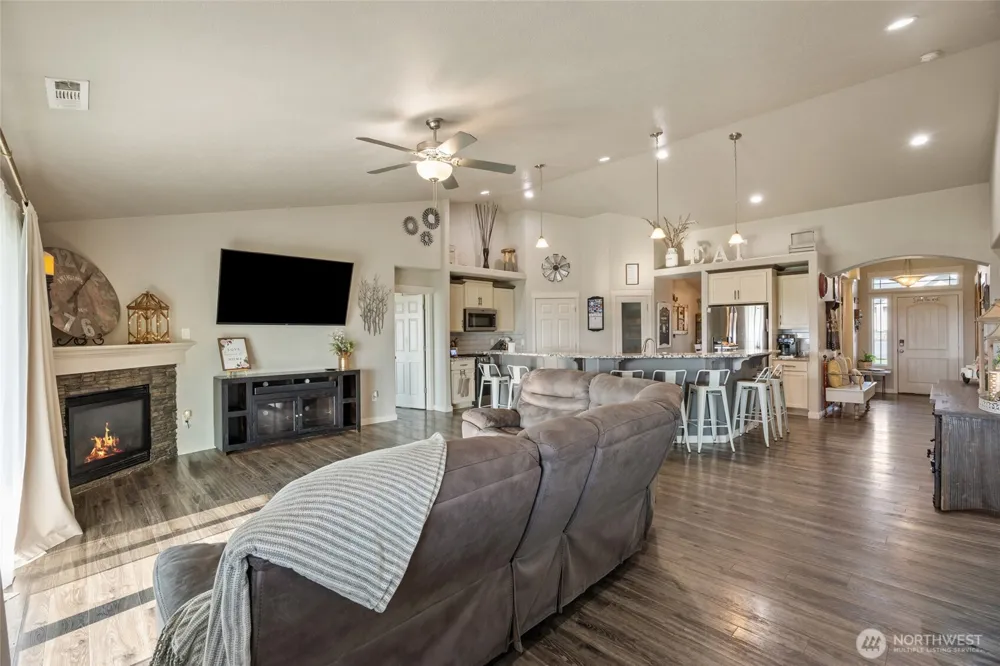 724 I.6 NE Moses Lake, WA 98837