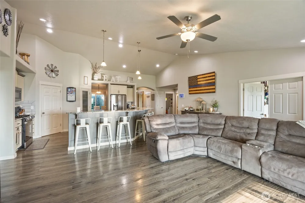 724 I.6 NE Moses Lake, WA 98837