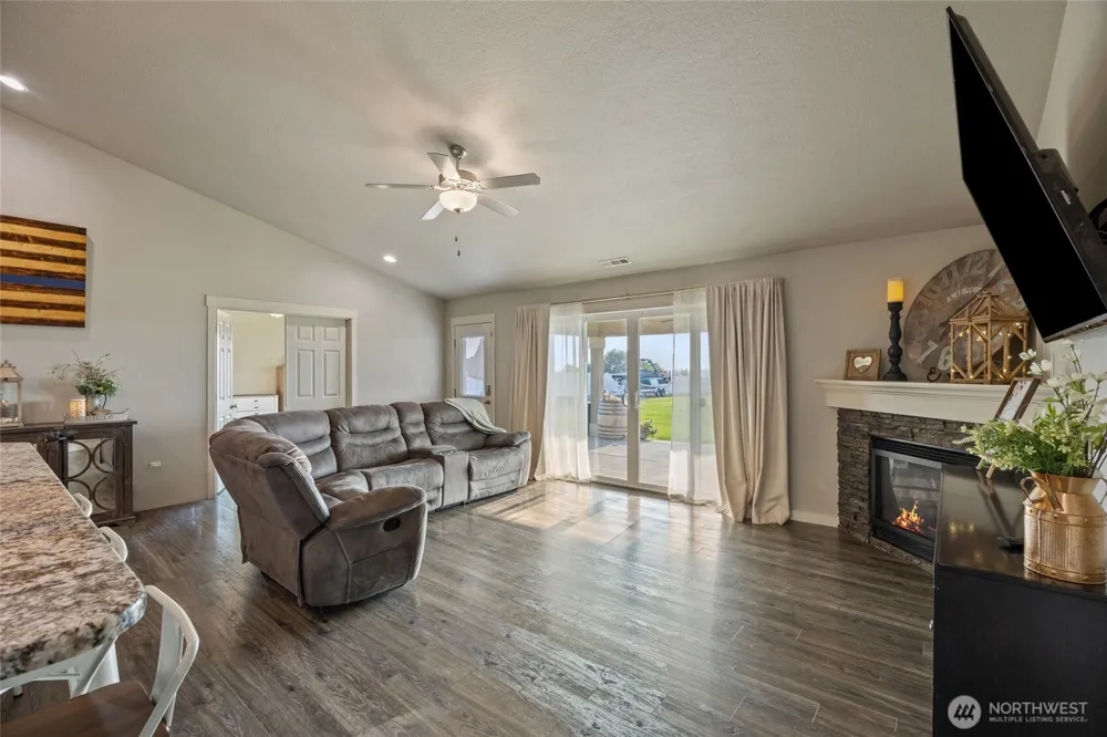 724 I.6 NE Moses Lake, WA 98837
